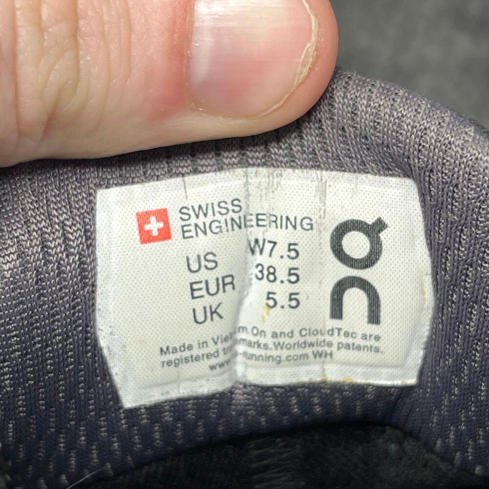 On Cloud Cloudflyer Waterproof Black Athletic Run… - image 8